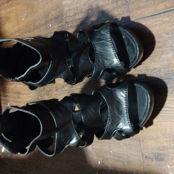 GUC Black Caged Open Toe Booties - Picture 2 of 5